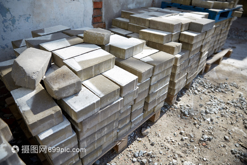 磚的智慧存儲(chǔ) 木制托盤(pán)在建筑建材管理中的應(yīng)用